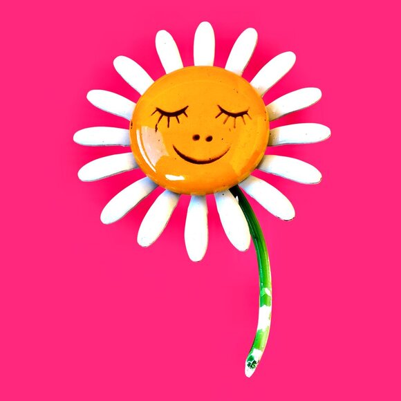 Vintage 1960s Enameled Metal Flower Daisy Brooch with Cartoon Face as is - Picture 3 of 11